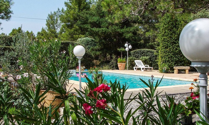 Peyrolles-en-Provence Villa | Villa rodeada de naturaleza, con piscina, cerca de Aix-en-Pce. Super promo julio