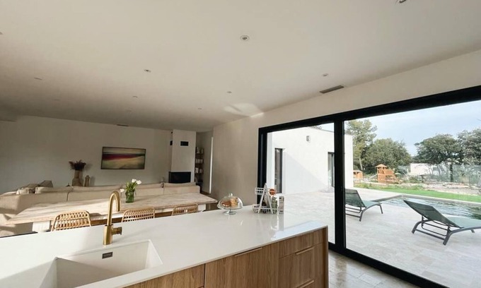 Garrigues Villa | Villa in the heart of the garrigue on the heights of Nimes