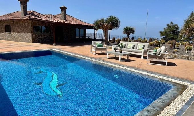 Adeje Villa | CHALET EN LA MONTAÑA CON VISTAS & PISCINA