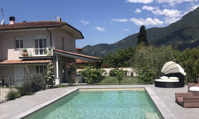Camaiore Casa | "La Pitorina" en Versilia, 8 camas, wifi, tvsat, piscina, a 9 km del mar