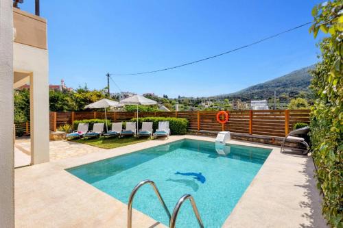 Chromonastiri Villa | Villa Irines House by Villa Plus