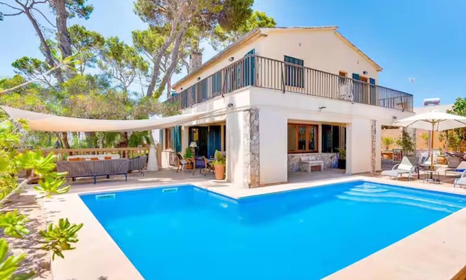 Can Pastilla Villa | Villa Isabel, Cala Estancia. Bonita casa junto al mar muy cerca de Palma