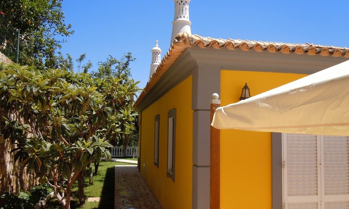 Parragil Villa | Villa Isabel con piscina, excelentes vistas al mar y al campo