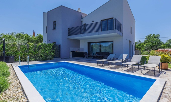 Vrznaveri Casa | Villa Isabela by Interhome