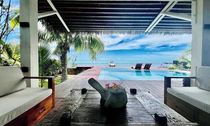Otumai Villa | Villa Iti - 3BR Oceanfront Villa w/ Beautiful Pool