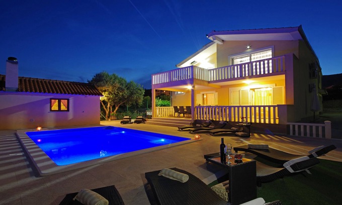 Rudine Villa | Villa Iva para 14 personas cerca de la piscina privada de Split y 7 habitaciones