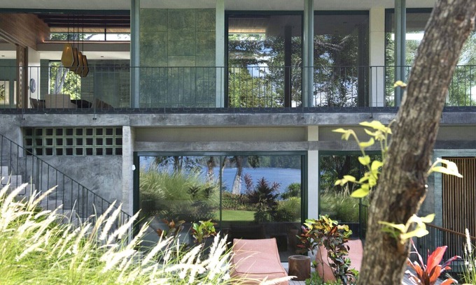 Culebra Casa | Villa Jade - Stylish Oceanfront Getaway with Private Beach & Concierge