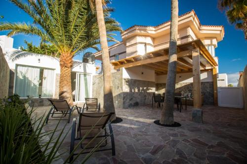 Solana del Matorral Apartamento | Villa Jandia Modern new studio Morro Jable Private Cosy Garden and Parking