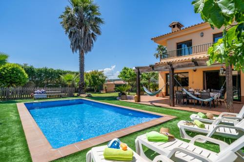 Condado del Jaruco Villa | VIlla Jaruco Lux, exclusiva zona residencial con Piscina & Aircon