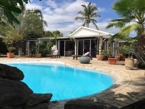 Grand Fond Villa | Villa Jasmin avec piscine chauffée à 50m plage et lagon