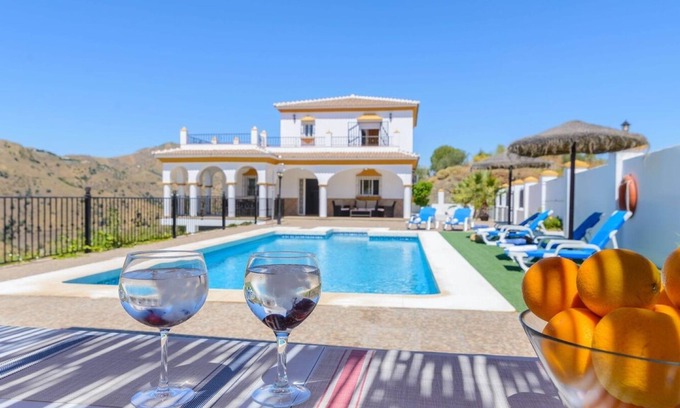 Viñuela Villa | Villa Jazmín Viñuela by Ruralidays