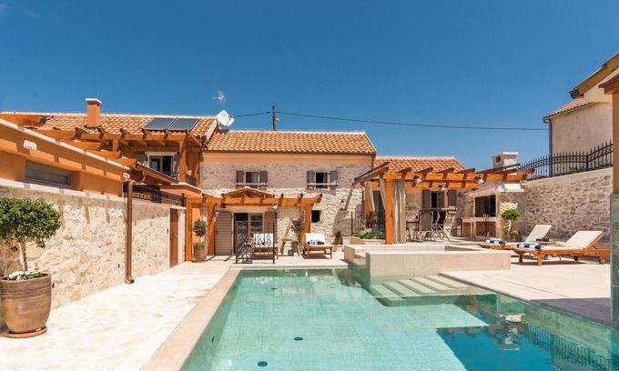 Bicine Villa | Villa Josipovi dvori nearby Sibenik – Crovillas GmbH