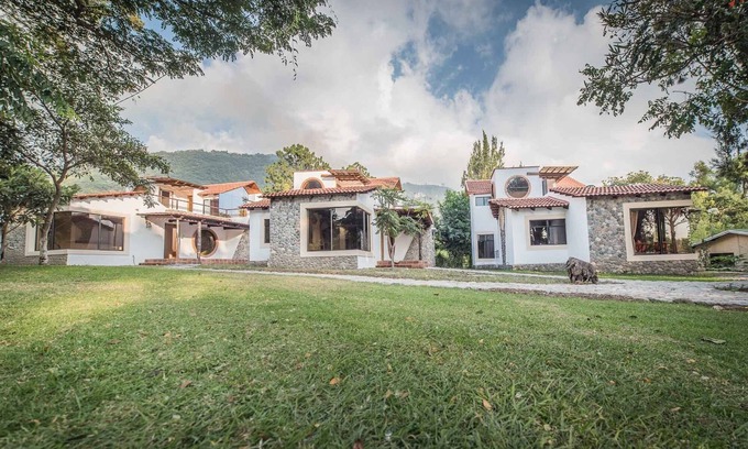 Panajachel Villa | VILLA JUCANYA 1, 100% SANITIZED