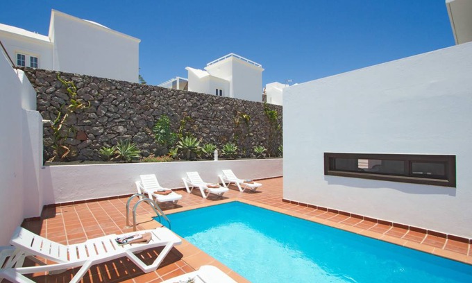 Los Mojones Villa | Villa Julianne 2: Heated Private Pool, Walk to Beach, A/C, WiFi