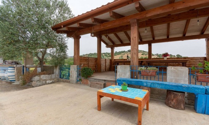 Oliena Villa | Villa Jumpadu completamente inmersa en la naturaleza