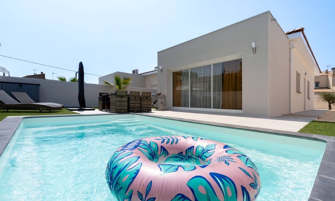 Serignan Villa | Juxta Maré-Villa-Baño en la habitacion