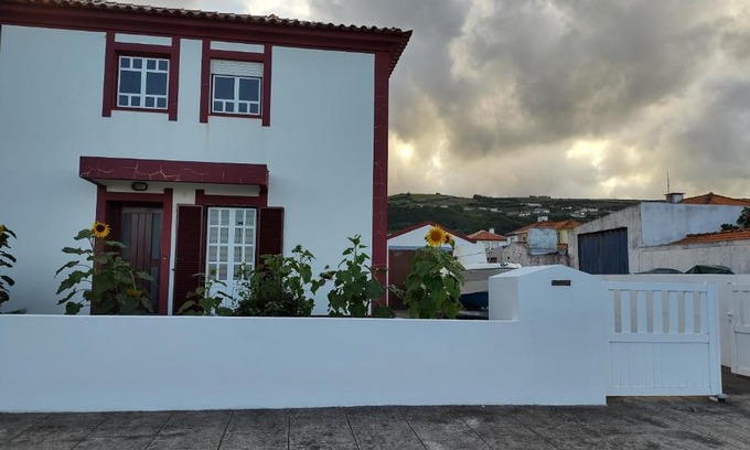 Santa Cruz das Flores Casa | Villa Kai Casa frente al mar y completamente restaurada