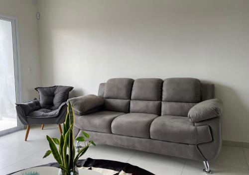 Balneario Gaivota Apartamento | Villa Kalani, Casa 03. Na quadra do mar