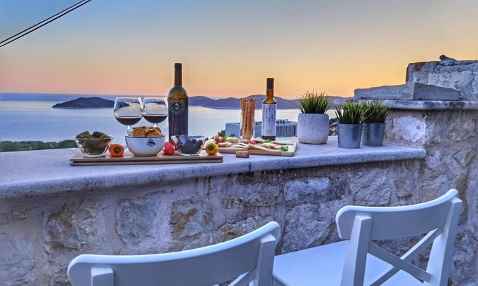 Brsecine Villa | Villa Kanada - Casa de 2 dormitorios con terraza y vistas al mar