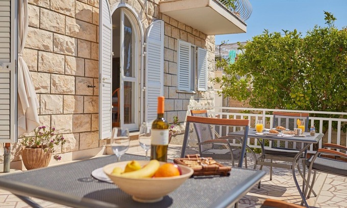 Montovjerna Casa | Villa Kate Dadic