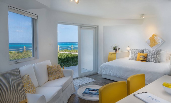 Cockburn Town Casa | Villa Kaya - Suite Amarilla - Frente al Mar