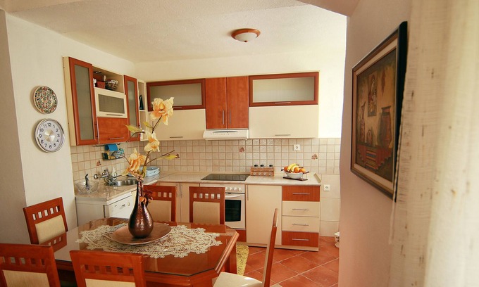 Demir Hisar Villa | Villa Kirjana es una puerta de entrada relajante en medio de exuberante vegetación y playas del lago Prespa