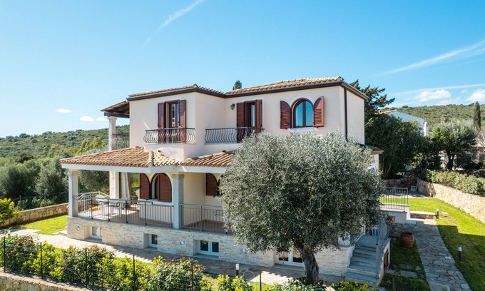 Pittulongu Chalet De Esquí | Villa Kora 4 - home with garden near the beaches