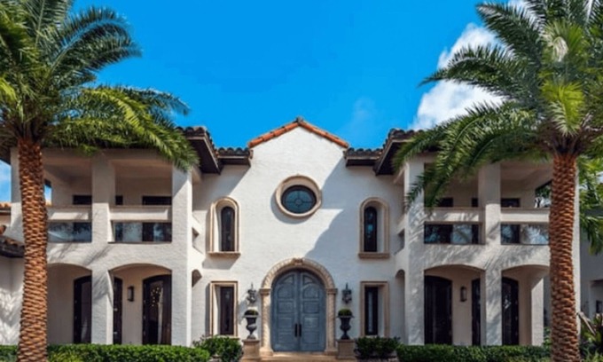 Northeast Miami Villa | Villa Krishna