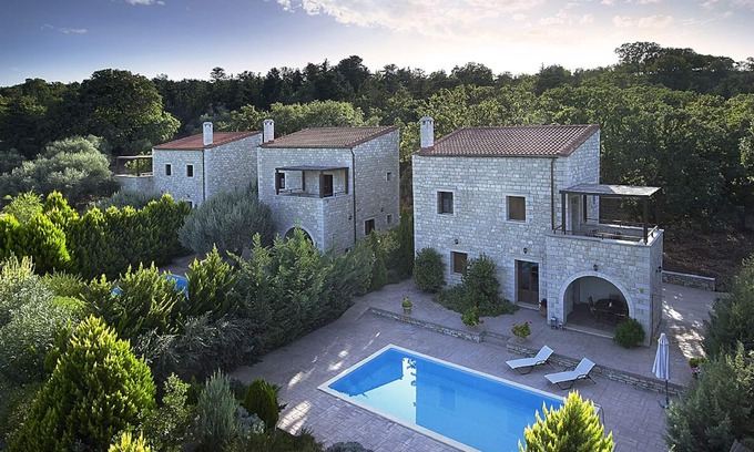 Vederi Villa | Lujosa y tradicional villa con paredes de piedra en Rethymno con piscina privada