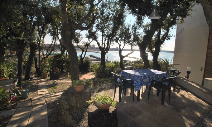 Castiglioncello Apartamento | Edificio moderno ubicado directamente sobre el mar, cerca de la bahía de Caletta di Castig