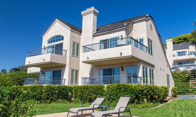 Del Mar Complejo | Villa l'auberge with amenities and walking distance to beach