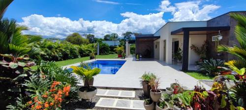 Acacias Villa | Villa La Carolina - Descanso de Lujo