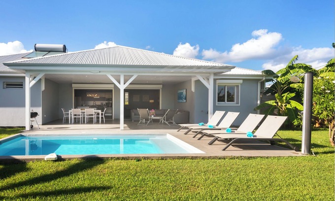 Dunoyer Casa | VILLA LA PERLE Refugio de paz a 5 minutos de la playa con piscina privada.