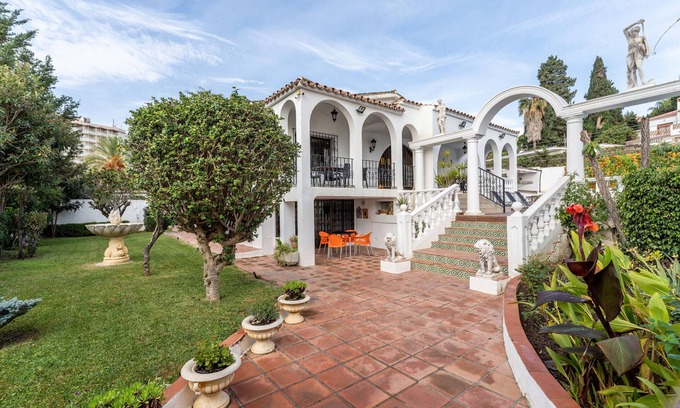 Torreblanca Villa | Villa La Rotonda con piscina, jardín y Wi-Fi
