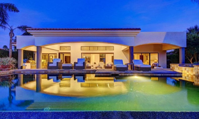 La Quinta Casa | Villa Lago - Luxe Infinity Edge Pool, Mountain & Lake Views #065943 4br
