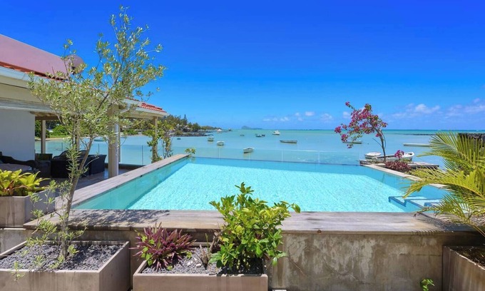 Grand Gaube Casa | Villa LAGON Bleu, waterfront, private pool, 4 bed