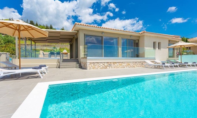 Lassi Villa | Villa Lassi Fos: Large Private Pool, Walk to Beach, Sea Views, A/C, WiFi