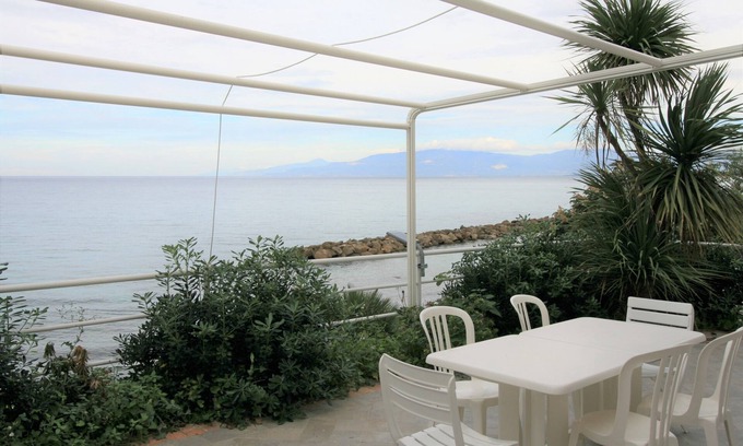 Pizzo Apartamento | Villa Laura by the Sea - ST