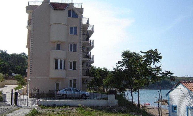 Chernomorets Casa | Villa Lazuren Bryag 2
