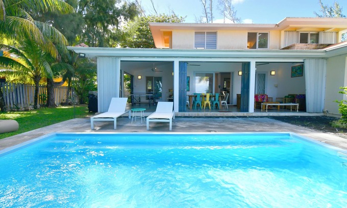 Riambel Villa | Villa Le Badamier Rose, Pied Dans L'eau, Piscine, Plage a L'infini de Riambel