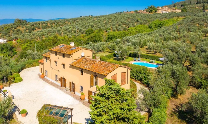 Vinci Villa | Villa Le Balze Large Private Pool, WiFi