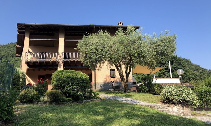 Paratico Villa | Piscina "LE FONTANELLE", aire acondicionado, vista al lago, viñedo, wi-fi gratis, barbacoa