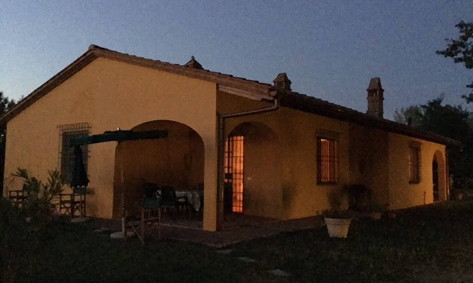 Toiano Villa | Villa "Le Ginestre" con piscina en las colinas toscanas.