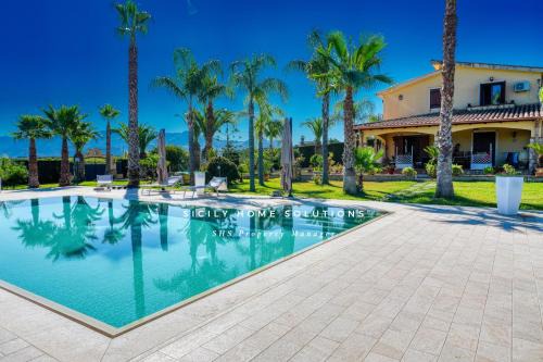 Partinico Villa | Villa Le Palme Deluxe con piscina Salata By Sicily Home Solutions