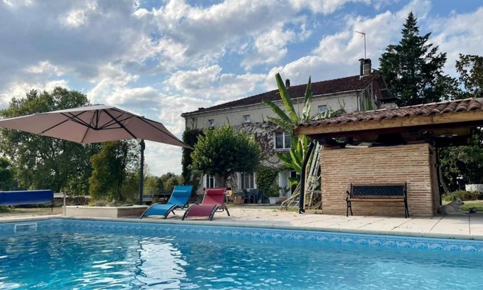 Aiguillon Villa | Villa Le parc de Gouts con piscina, cerca del estanque