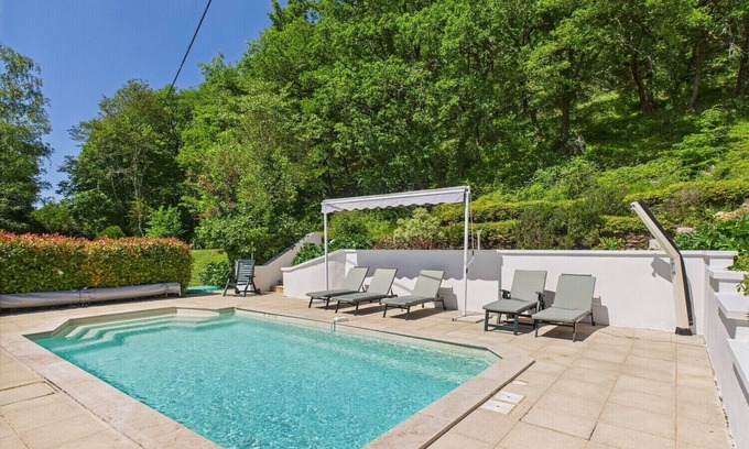 Thonac Chalet De Esquí | Villa “Le Roc” para 11 personas, jardín y piscina
