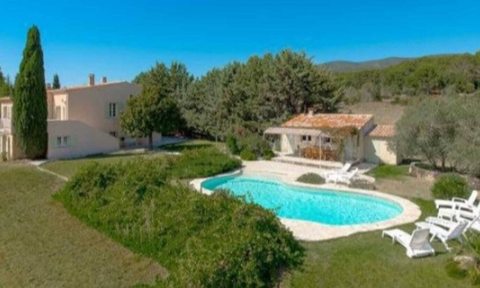 Puyvert Villa | Villa 'Le Samaro' con vistas a la montaña, piscina privada y Wi-Fi