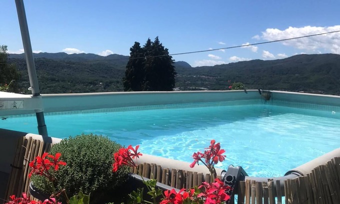 Vacciago Apartamento | Villa Le Vignole Atmosphere on Lake Orta with 20,000 mt of private parkland