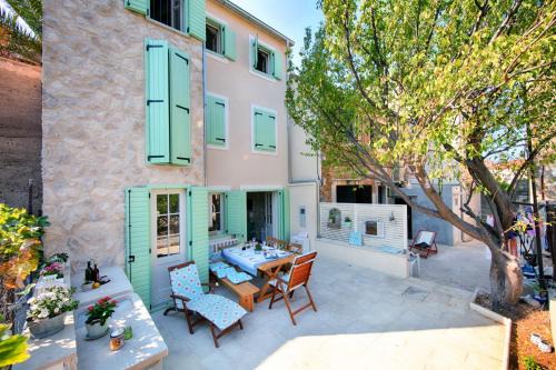 Komiza Villa | Villa Lemon & Mint
