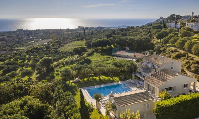 Kaligata Villa | EXCLUSIVA VILLA DE LUJO DE 5 ESTRELLAS * / PISCINA INFINITY / ¡INCREÍBLE VISTA AL MAR!